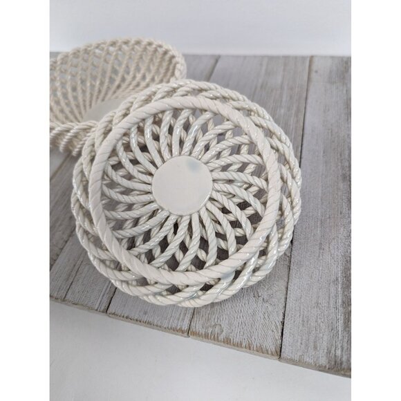 Vintage Woven Basket Weave Ceramic Covered Triniket Dish Roses Spain White Pink - Picture 5 of 9